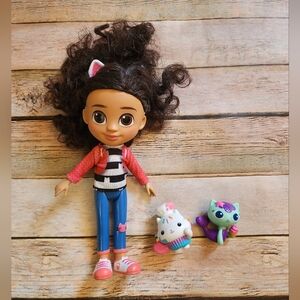 Gabby's Dollhouse Gabby Girl Doll + Mercat + Cakey